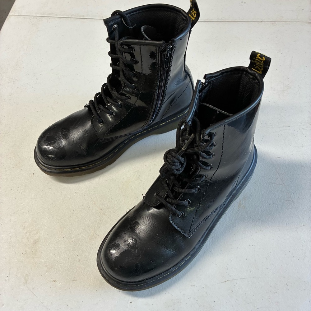 Dr. Martens Delaney Black Patent Leather Zip Side Ankle Combat Moto Sz 6
